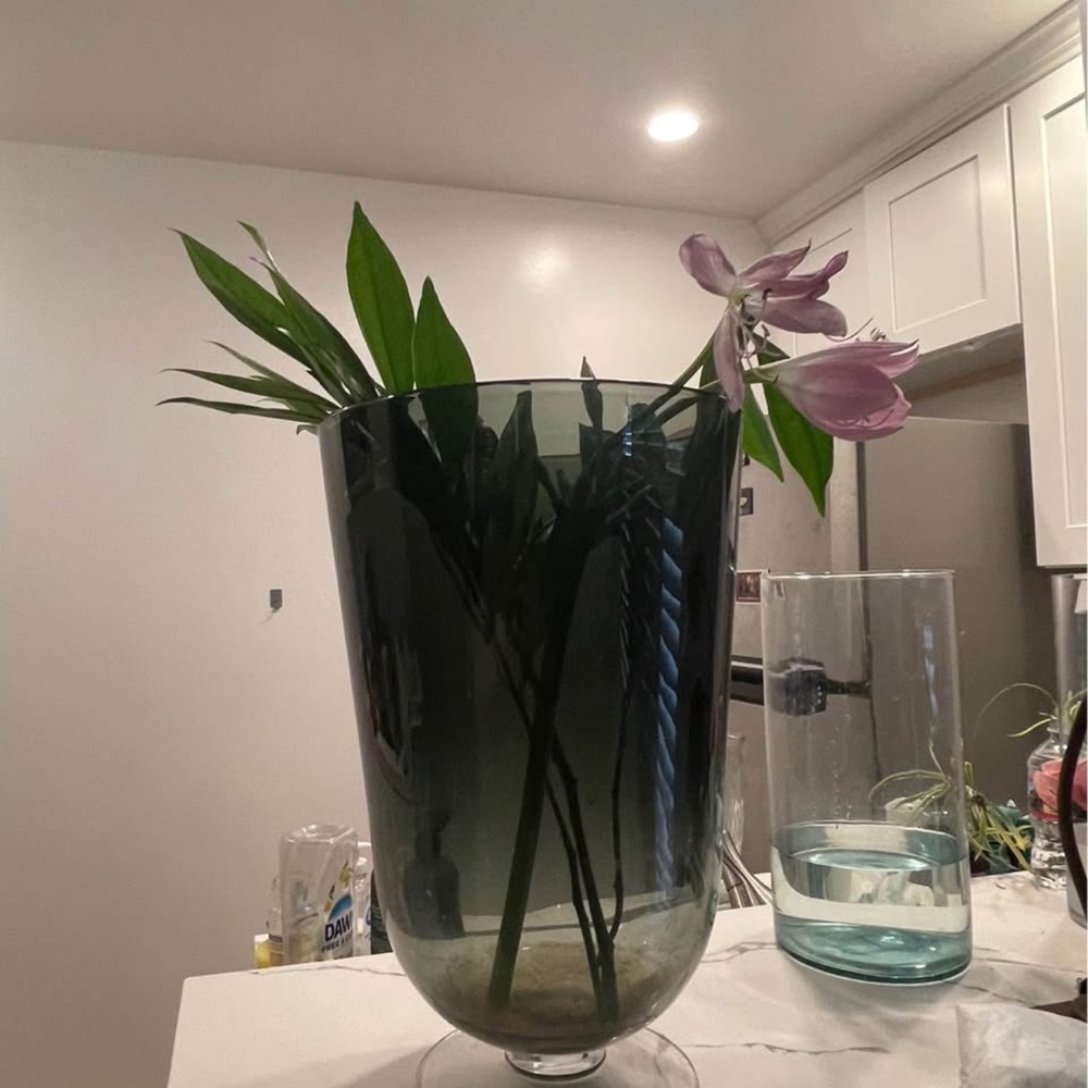 Smoked Glass Large vase orig 2540$ - Picture 5 of 8